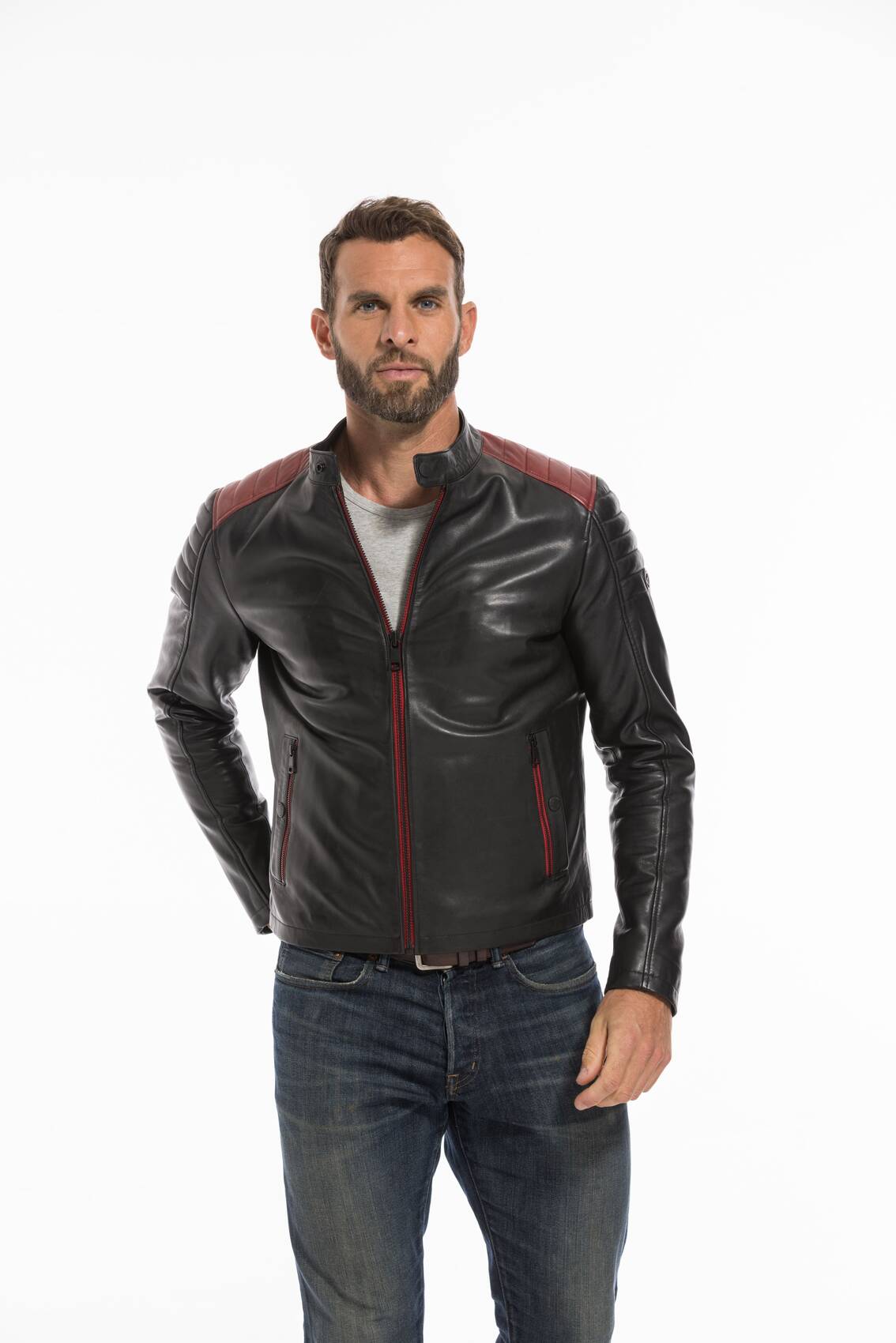 CG-23-HOMME-DILECTASTONER-BLACK-RED-24560